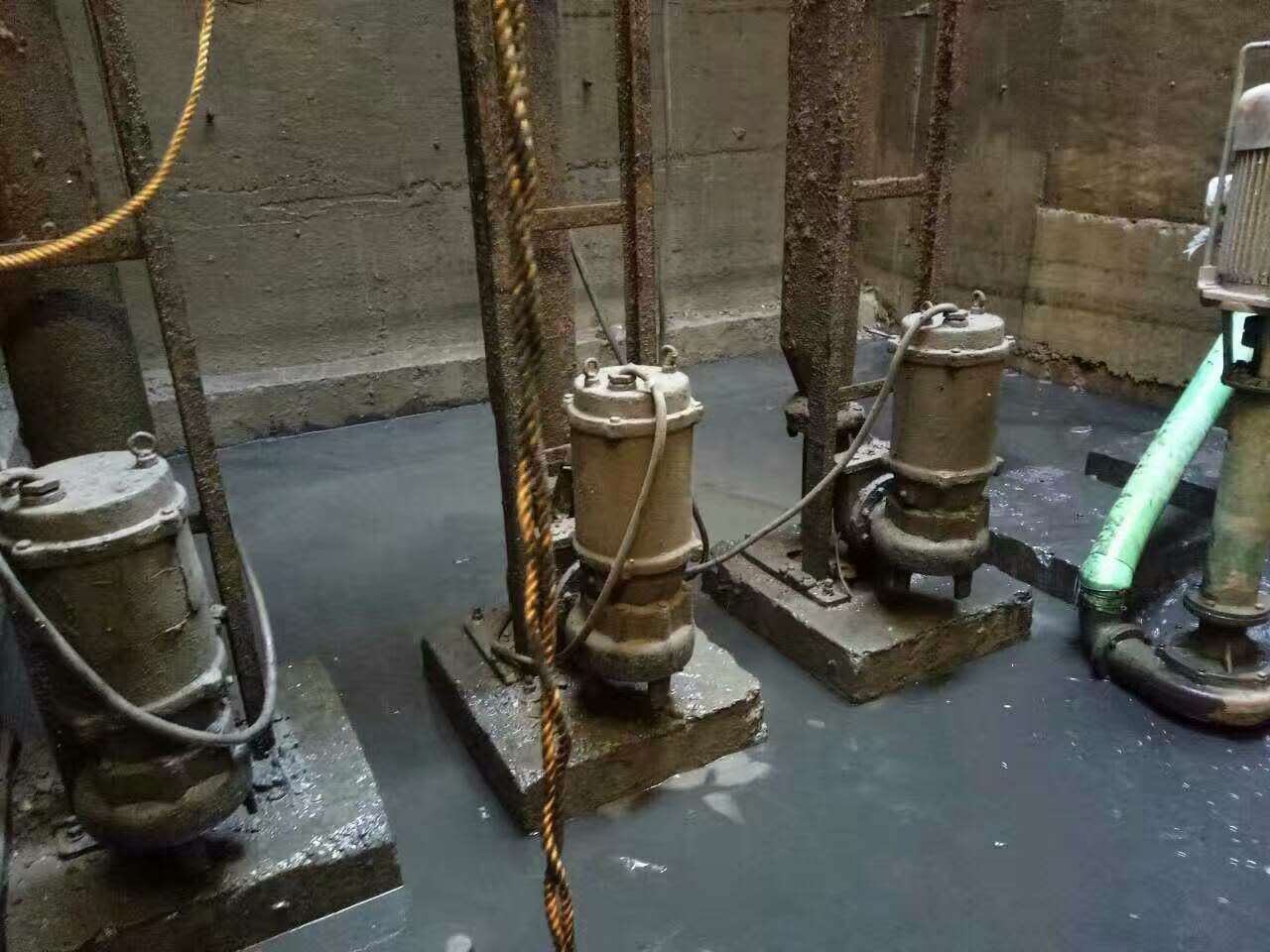 青阳污水池清理